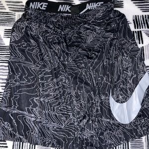 Nike Train Short 7”